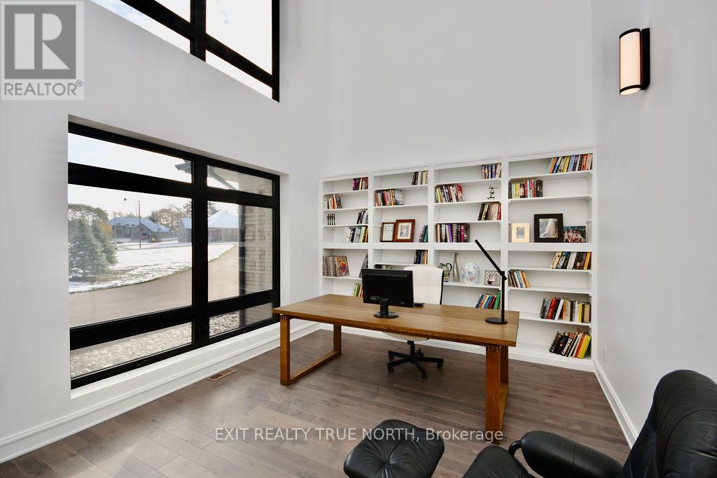 57 Glenhuron Drive, Springwater (Midhurst), Ontario  L4M 6T4 - Photo 21 - S12597102