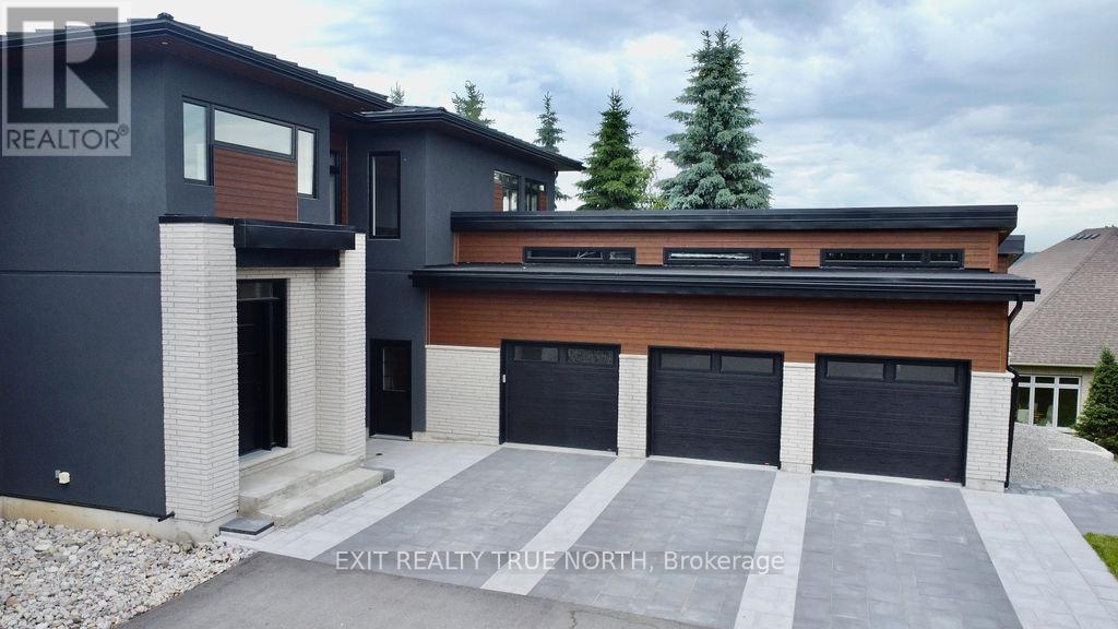 57 Glenhuron Drive, Springwater (Midhurst), Ontario  L4M 6T4 - Photo 3 - S12597102