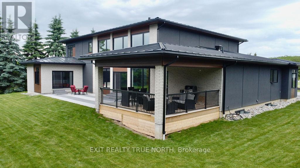 57 Glenhuron Drive, Springwater (Midhurst), Ontario  L4M 6T4 - Photo 39 - S12597102