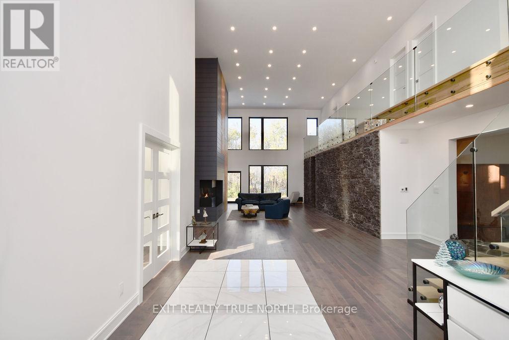 57 Glenhuron Drive, Springwater (Midhurst), Ontario  L4M 6T4 - Photo 5 - S12597102