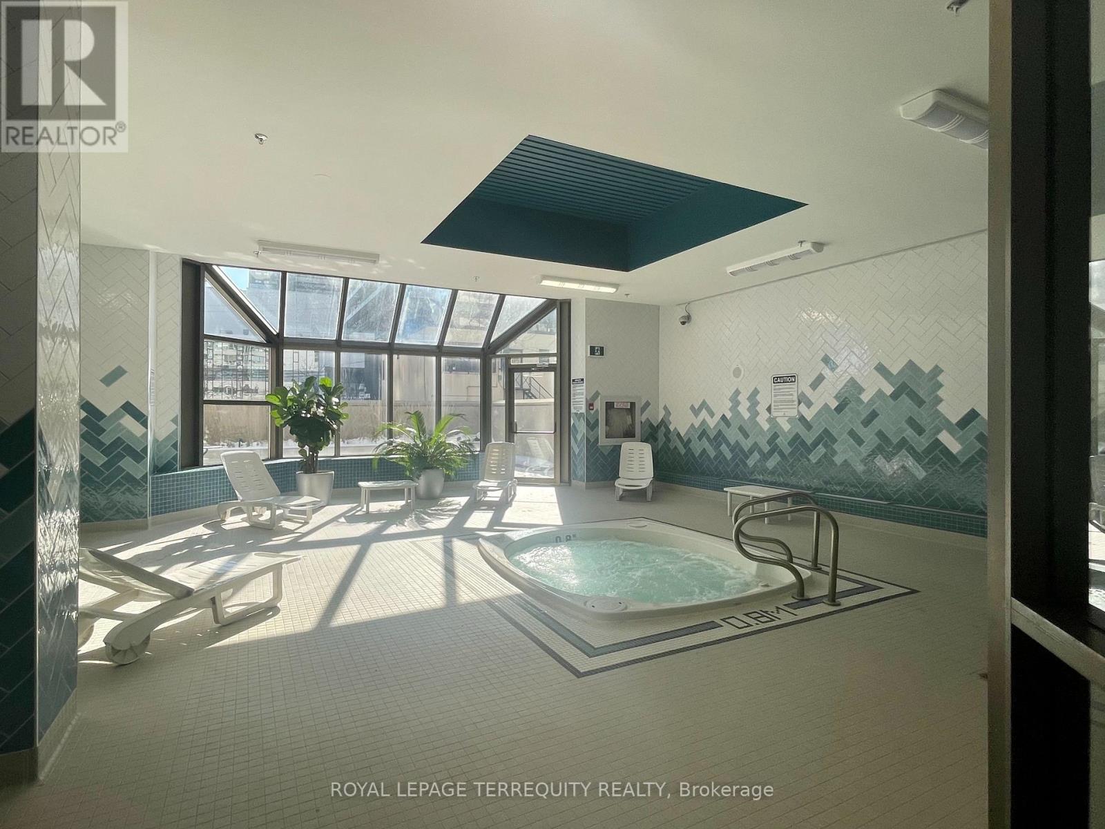 1009 - 30 Greenfield Avenue, Toronto, Ontario  M2N 6N3 - Photo 8 - C12596982