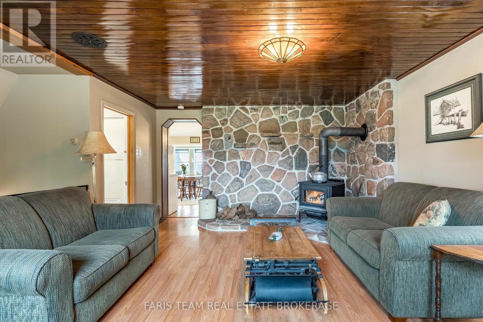 83 Hummingbird Hill Road, Oro-Medonte, Ontario  L0K 1N0 - Photo 9 - S12466079