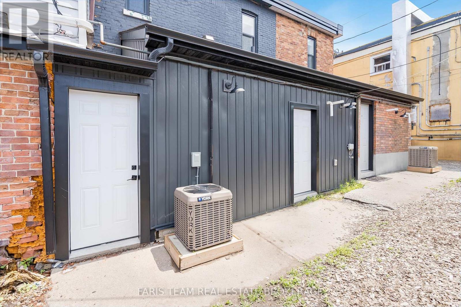 102 Main Street, Penetanguishene, Ontario  L9M 1T5 - Photo 24 - S12487171