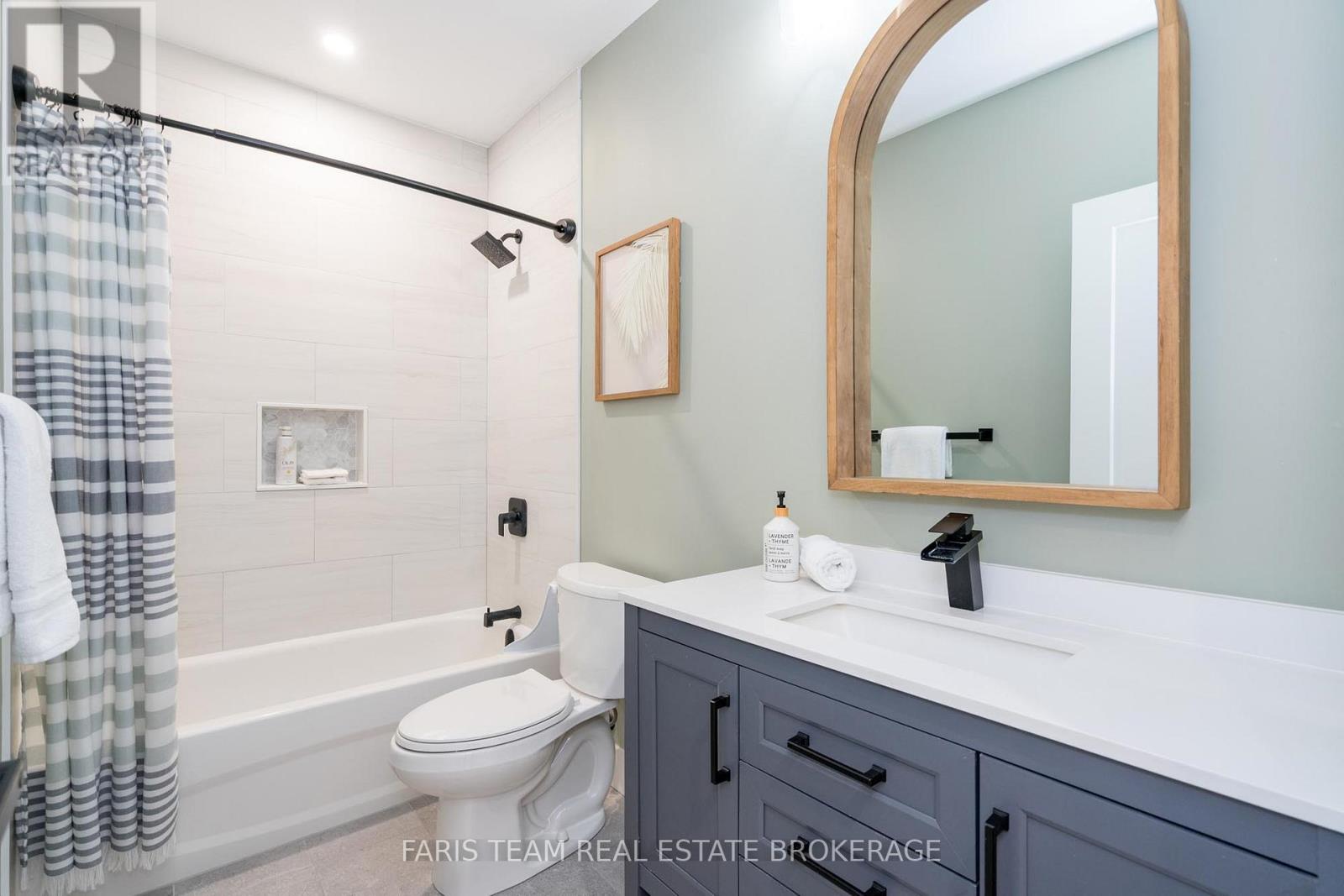 102 Main Street, Penetanguishene, Ontario  L9M 1T5 - Photo 37 - S12487171