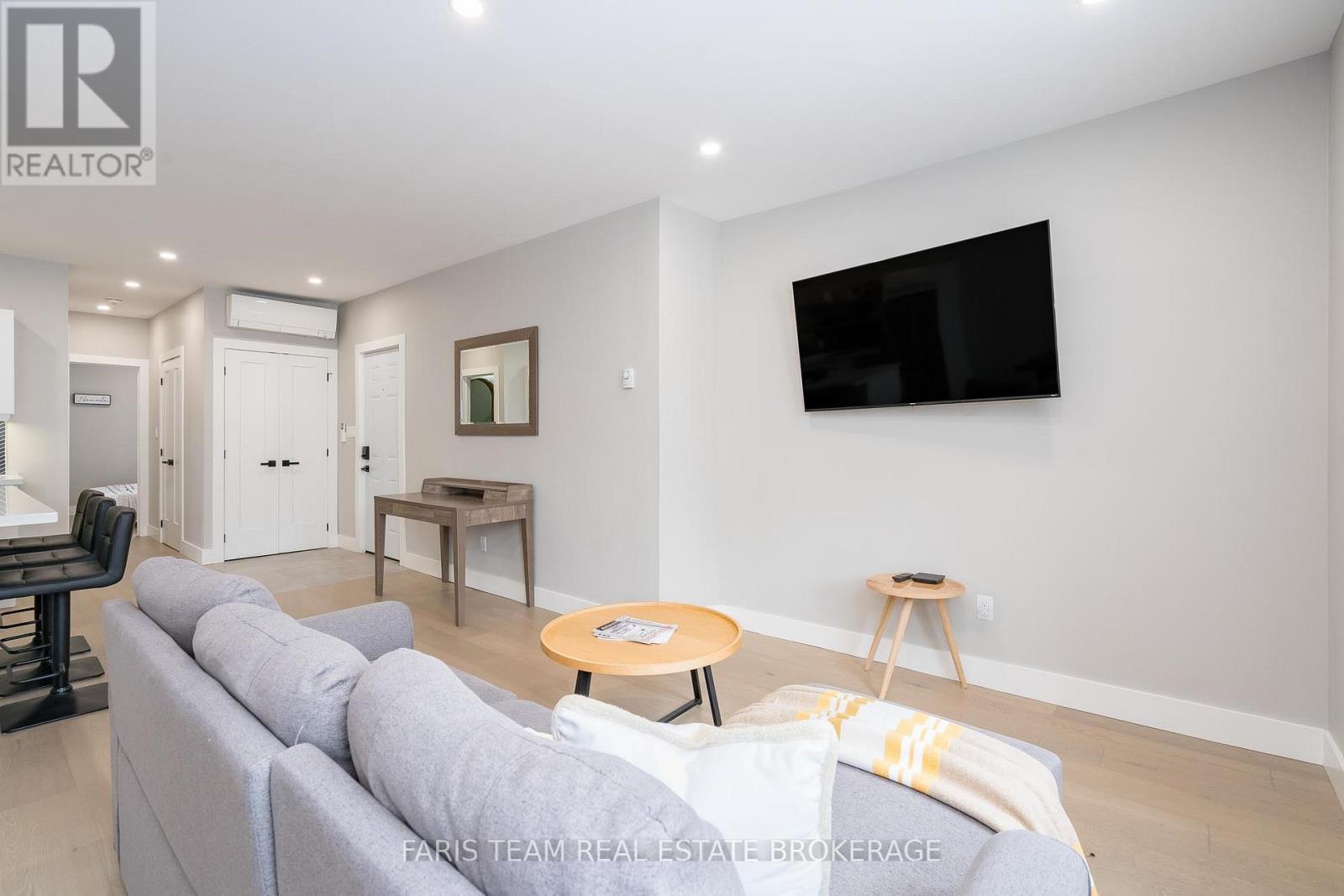 102 Main Street, Penetanguishene, Ontario  L9M 1T5 - Photo 33 - S12487171