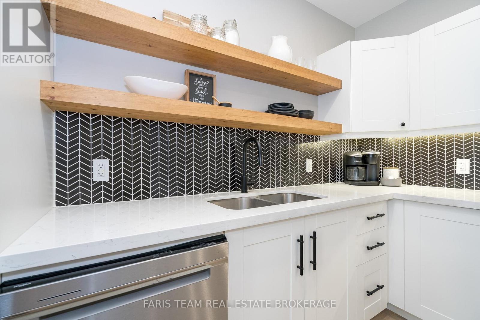 102 Main Street, Penetanguishene, Ontario  L9M 1T5 - Photo 29 - S12487171