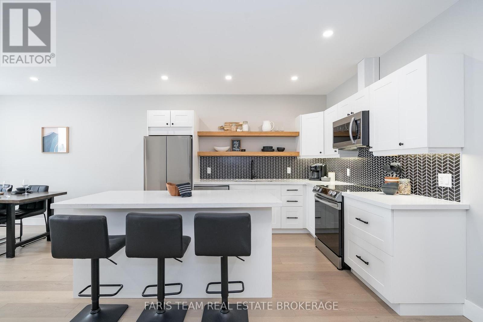 102 Main Street, Penetanguishene, Ontario  L9M 1T5 - Photo 26 - S12487171