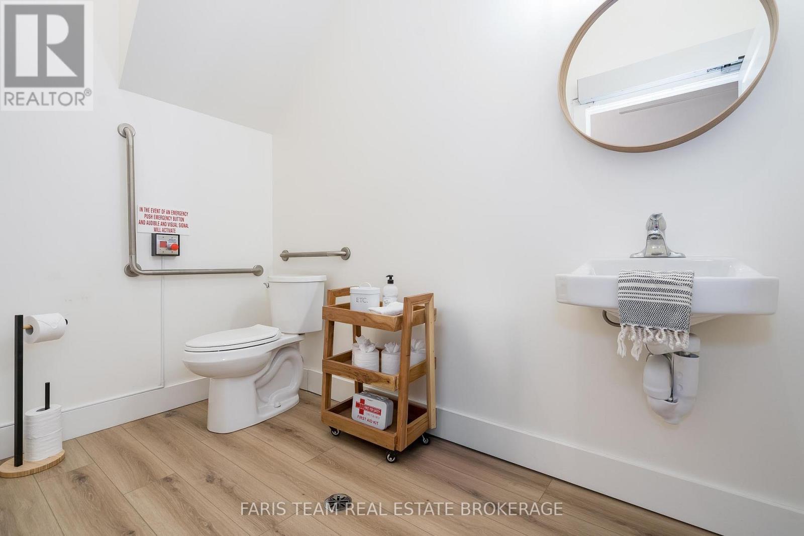 102 Main Street, Penetanguishene, Ontario  L9M 1T5 - Photo 10 - S12487171