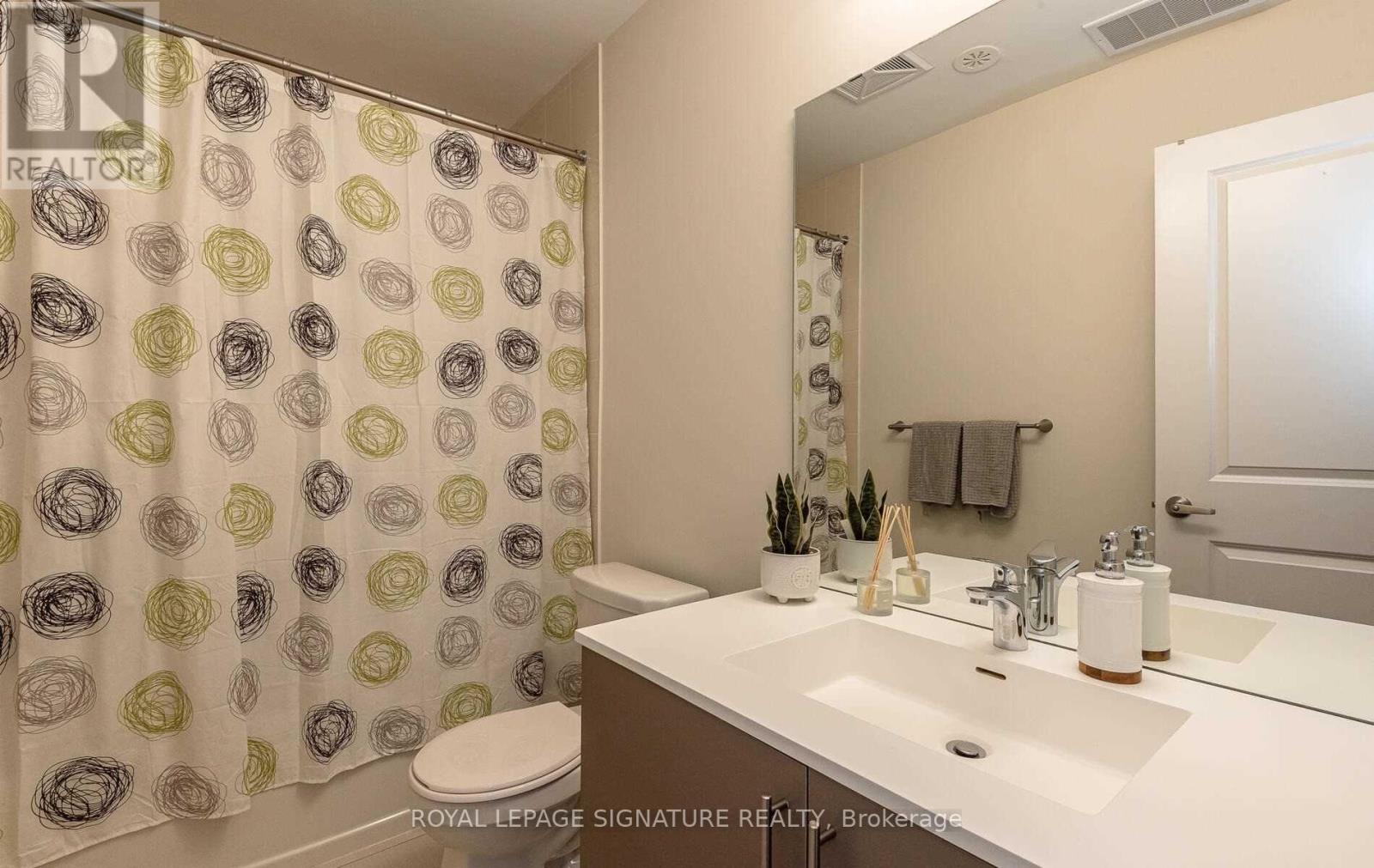 301 - 1120 Briar Hill Avenue, Toronto, Ontario  M6B 0A9 - Photo 10 - W12597090