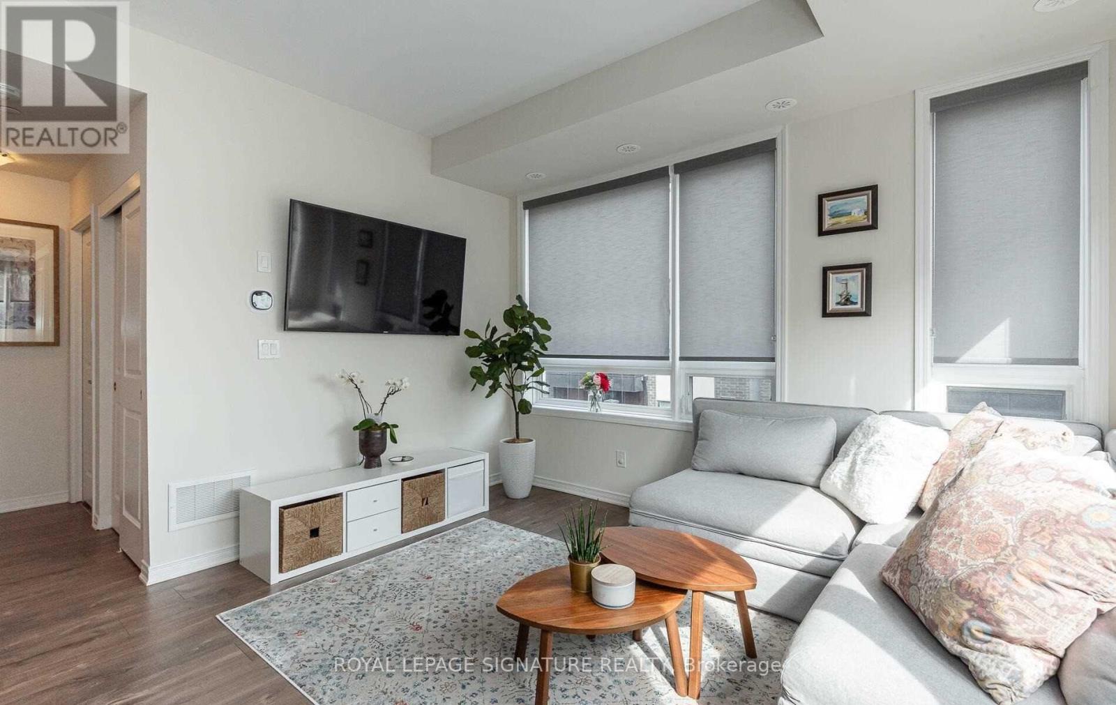 301 - 1120 Briar Hill Avenue, Toronto, Ontario  M6B 0A9 - Photo 5 - W12597090