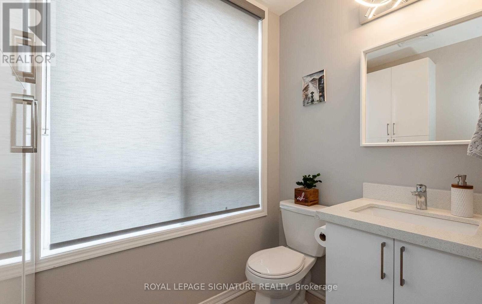 301 - 1120 Briar Hill Avenue, Toronto, Ontario  M6B 0A9 - Photo 6 - W12597090