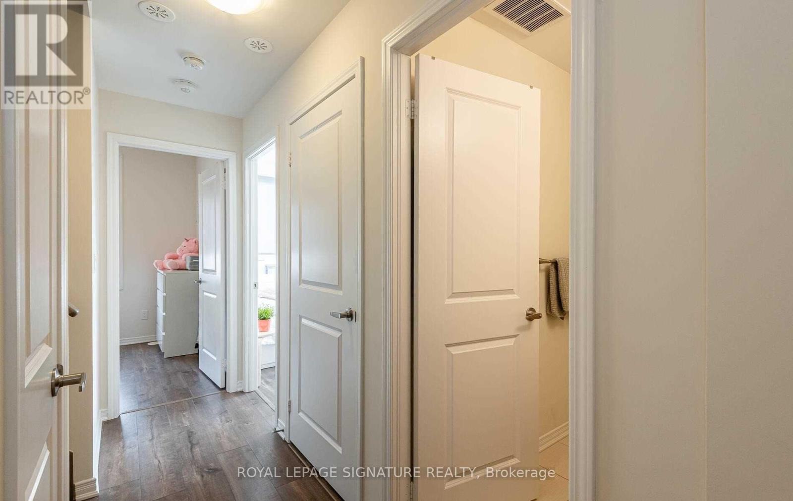 301 - 1120 Briar Hill Avenue, Toronto, Ontario  M6B 0A9 - Photo 7 - W12597090