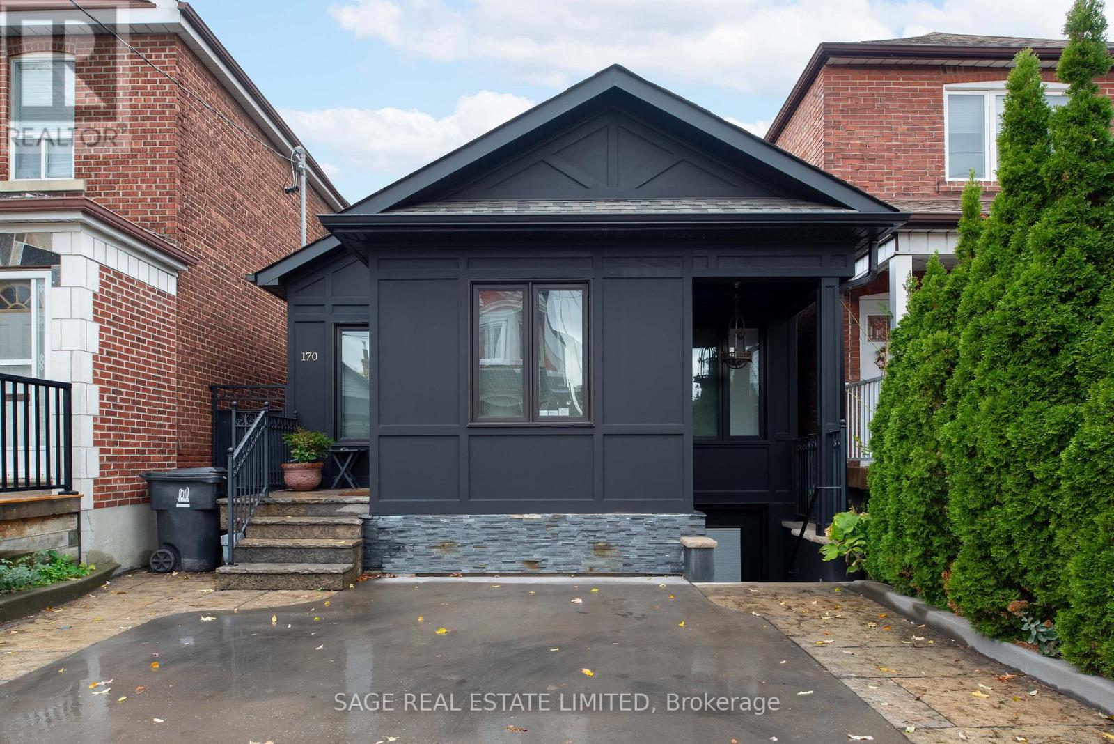 170 SILVERTHORNE AVENUE, Toronto, Ontario