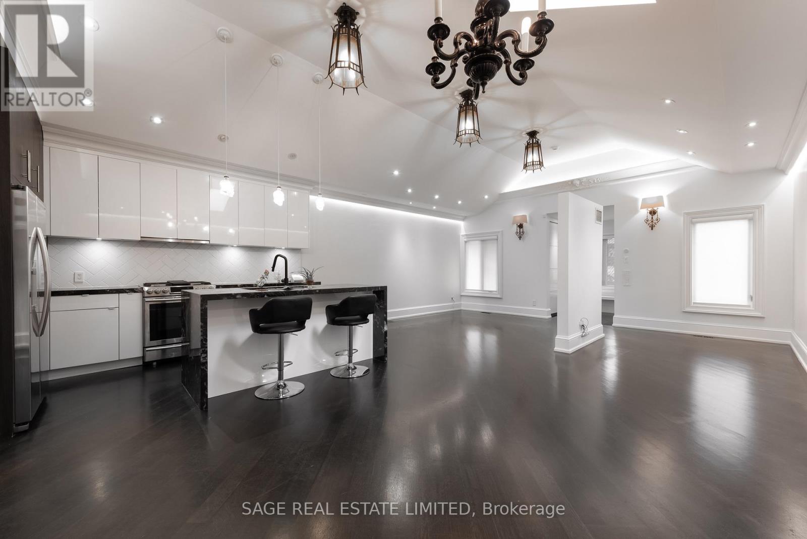 170 Silverthorne Avenue, Toronto, Ontario  M6N 3K3 - Photo 13 - W12597108