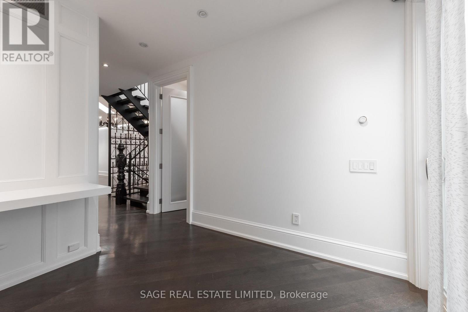 170 Silverthorne Avenue, Toronto, Ontario  M6N 3K3 - Photo 22 - W12597108