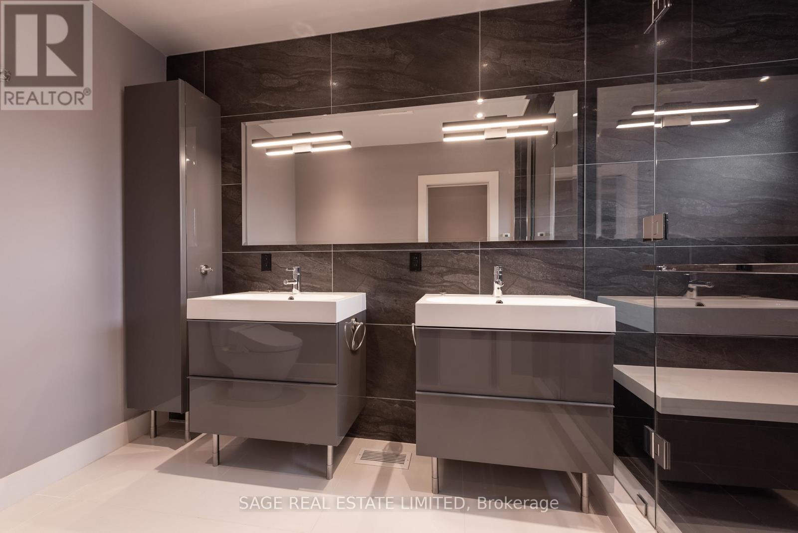 170 Silverthorne Avenue, Toronto, Ontario  M6N 3K3 - Photo 27 - W12597108