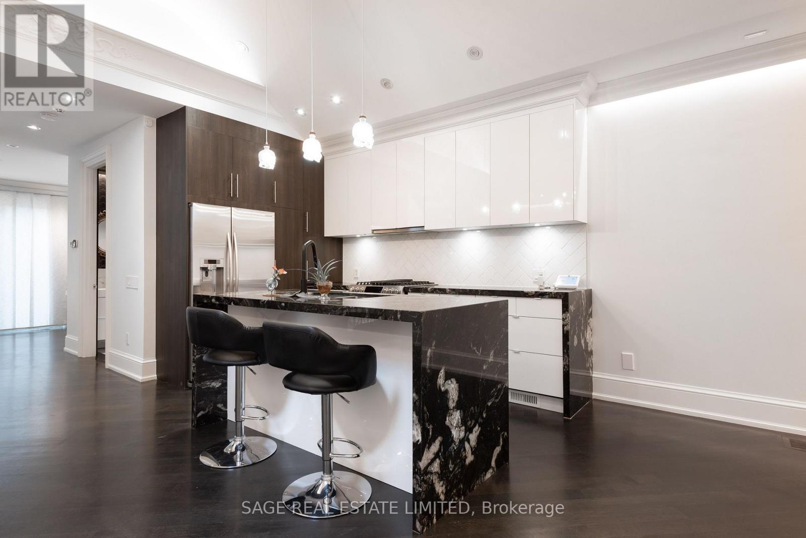 170 Silverthorne Avenue, Toronto, Ontario  M6N 3K3 - Photo 7 - W12597108