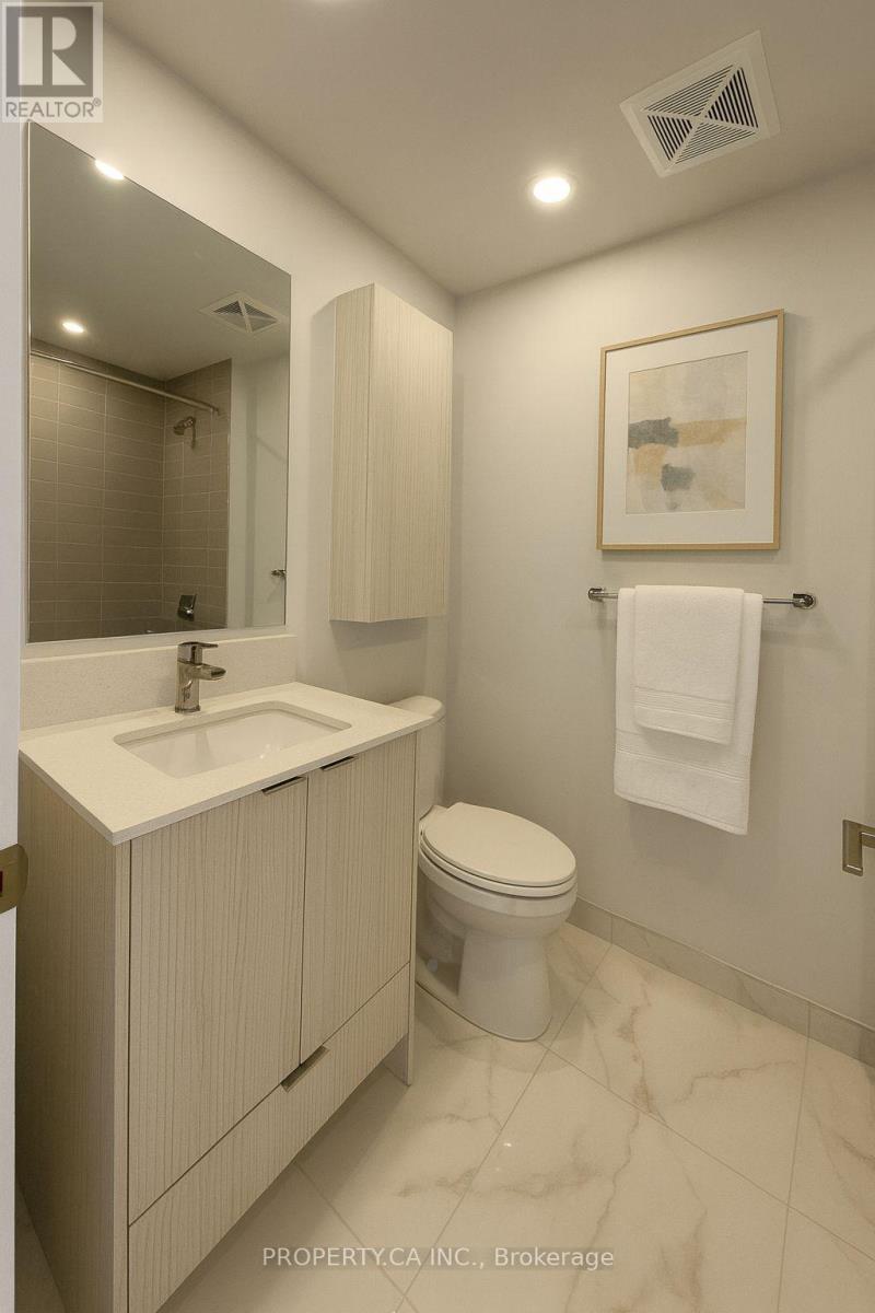 4002 - 430 Square One Drive, Mississauga, Ontario  L5B 0L6 - Photo 11 - W12597184