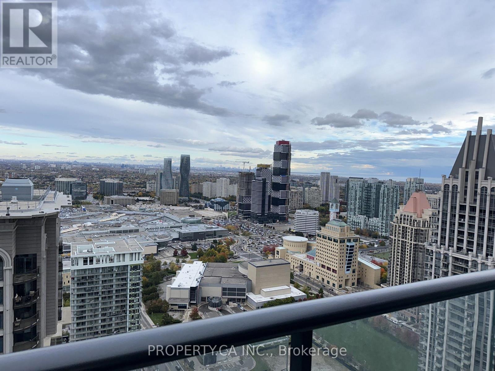 4002 - 430 Square One Drive, Mississauga, Ontario  L5B 0L6 - Photo 18 - W12597184