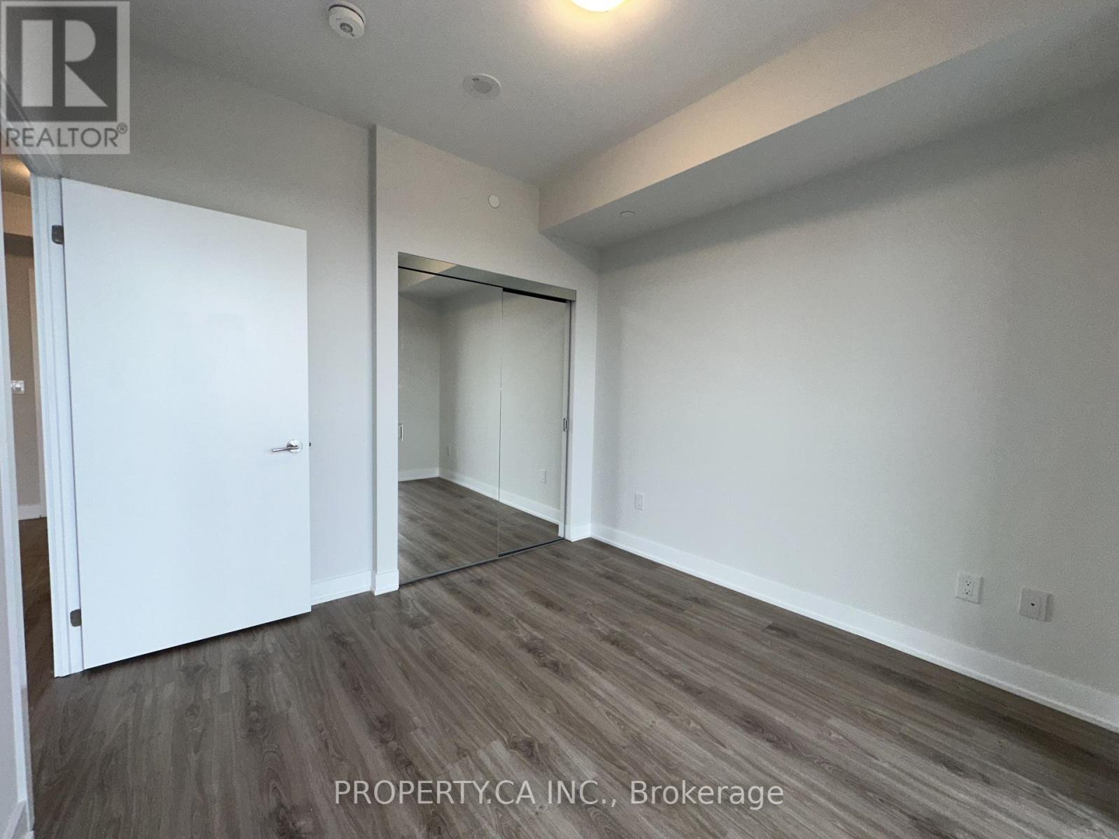 4002 - 430 Square One Drive, Mississauga, Ontario  L5B 0L6 - Photo 9 - W12597184