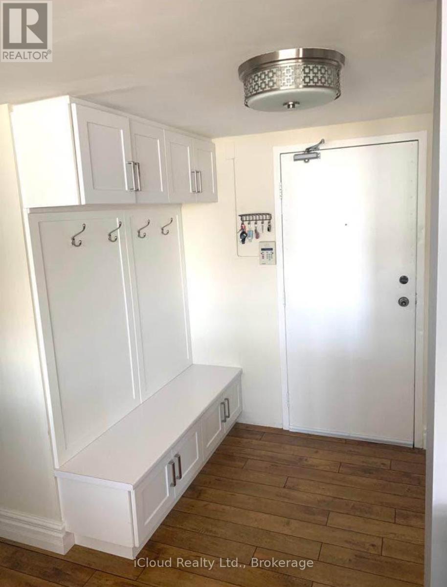 2018 - 1333 Bloor Street, Mississauga, Ontario  L4Y 3T6 - Photo 3 - W12597202