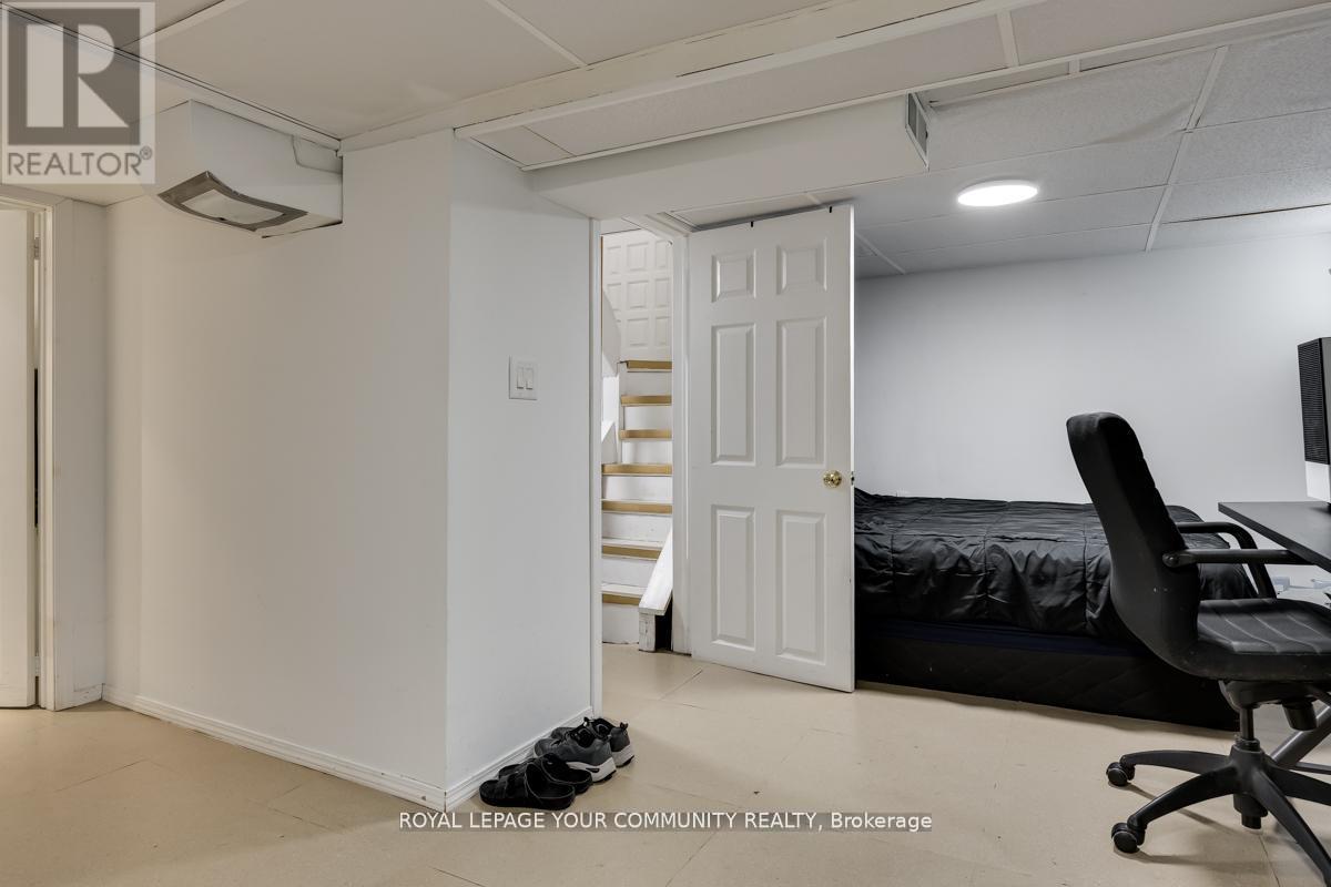 231 Church Street, Toronto, Ontario  M9N 1N9 - Photo 18 - W12597226