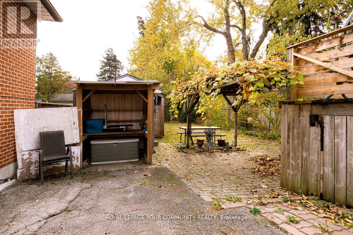 231 Church Street, Toronto, Ontario  M9N 1N9 - Photo 37 - W12597226