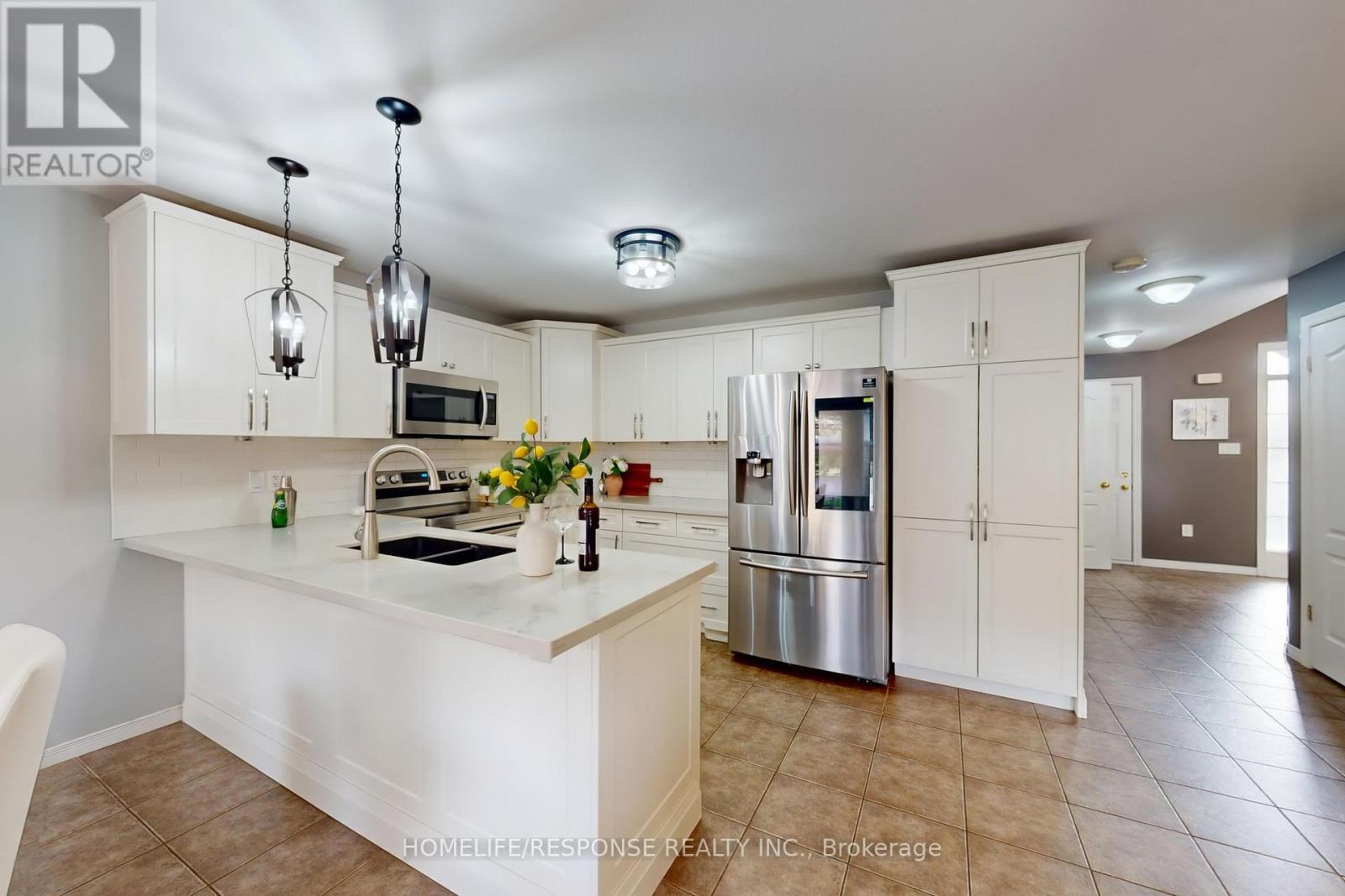 24 Murray Court, Orangeville, Ontario  L9W 0A1 - Photo 9 - W12466471