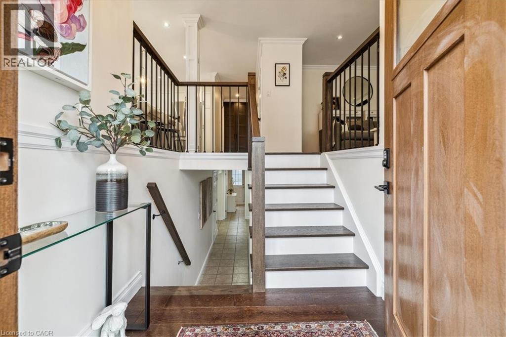 692 Catalina Crescent, Burlington, Ontario  L7L 5B8 - Photo 4 - 40774844