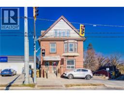 698 KING Street W, Kitchener, Ontario