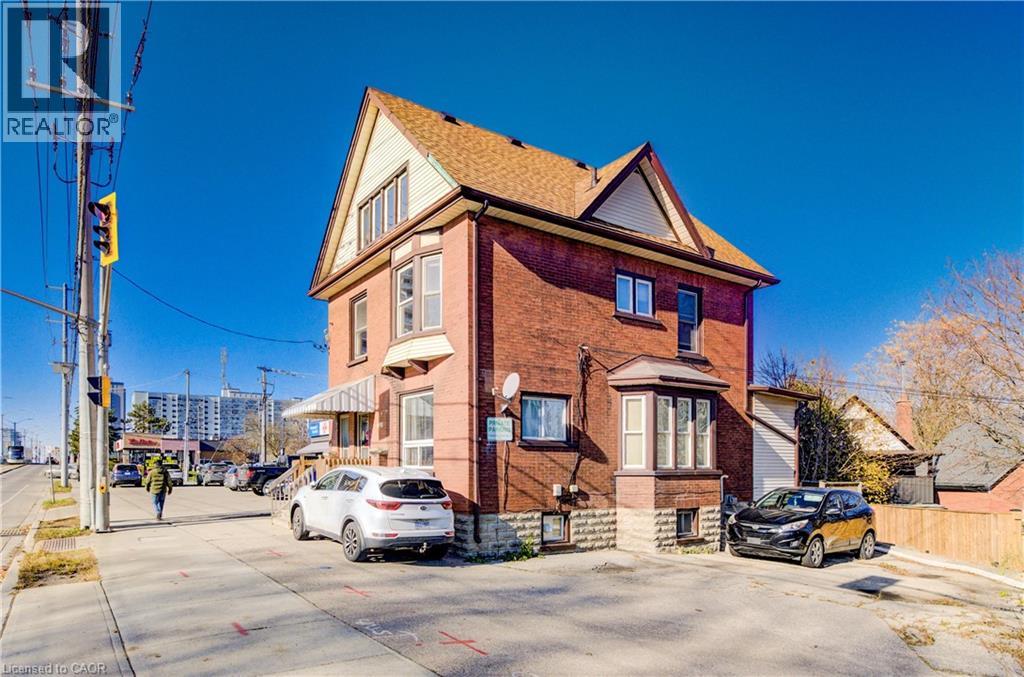 698 King Street W, Kitchener, Ontario  N2G 1E2 - Photo 3 - 40791675