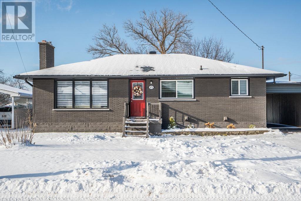 671 North St, Sault Ste. Marie, Ontario  P6B 2C1 - Photo 3 - SM253402