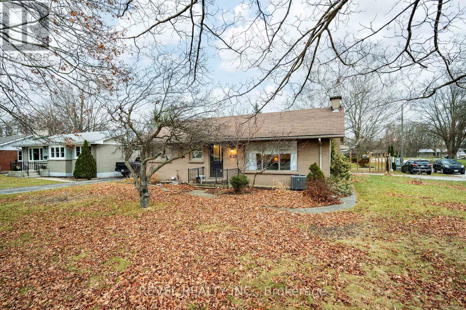 629 VICTORIA STREET, Strathroy-Caradoc, Ontario