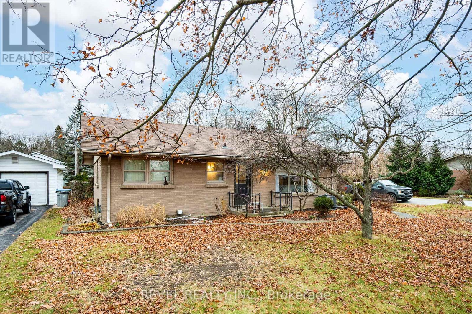 629 Victoria Street, Strathroy-Caradoc, Ontario  N7G 3C3 - Photo 8 - X12597284