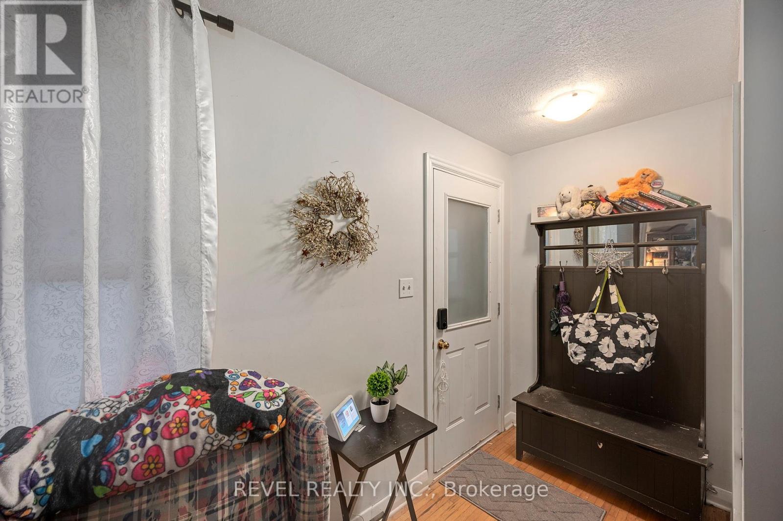 629 Victoria Street, Strathroy-Caradoc, Ontario  N7G 3C3 - Photo 9 - X12597284