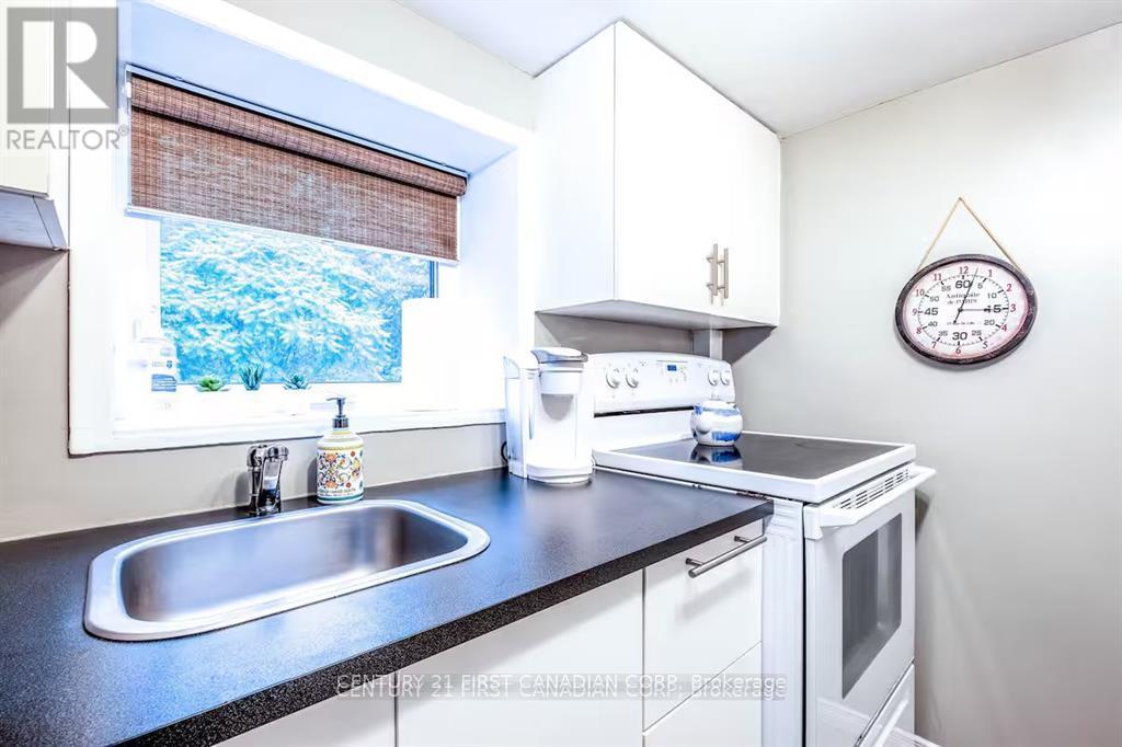 705 Conservation Drive, Waterloo, Ontario  N2J 3Z4 - Photo 10 - X12597322