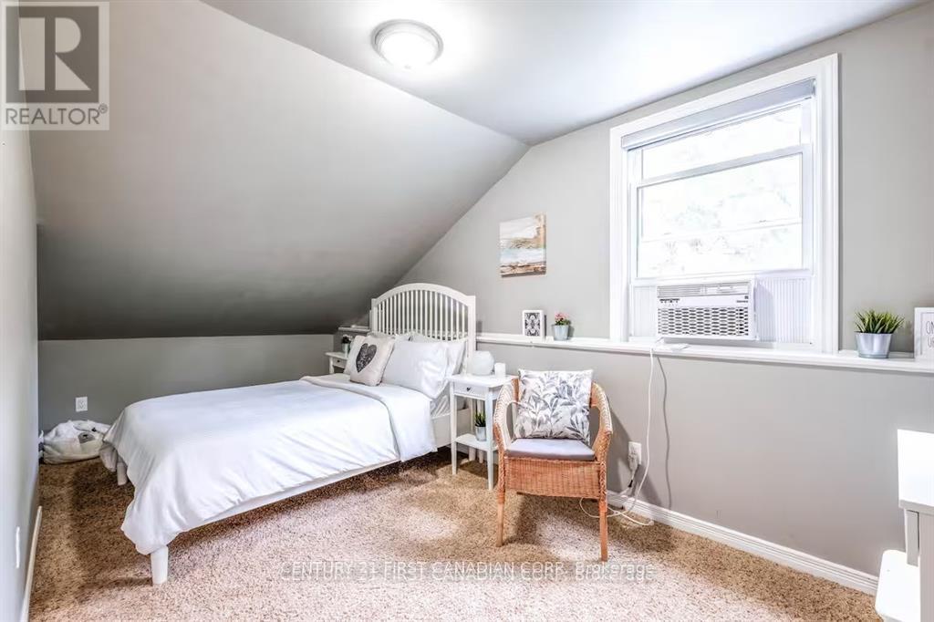 705 Conservation Drive, Waterloo, Ontario  N2J 3Z4 - Photo 6 - X12597322