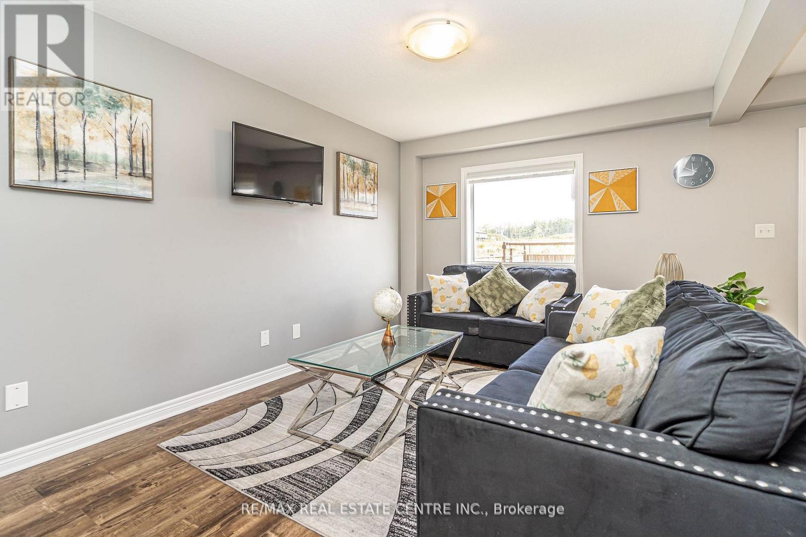 28 Newstead Road, Brant, Ontario  N3L 0G3 - Photo 8 - X12597092