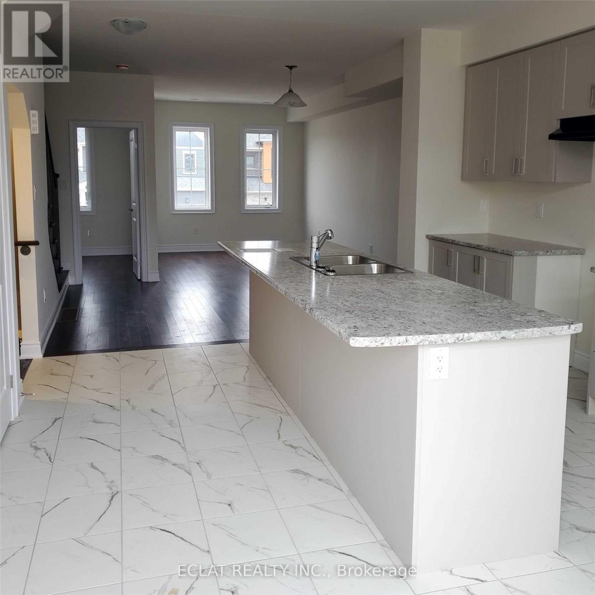 47 Holder Drive, Brantford, Ontario  N3T 0W8 - Photo 11 - X12597166