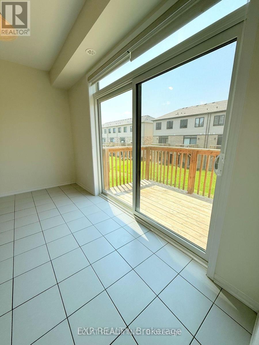 47 Holder Drive, Brantford, Ontario  N3T 0W8 - Photo 3 - X12597166