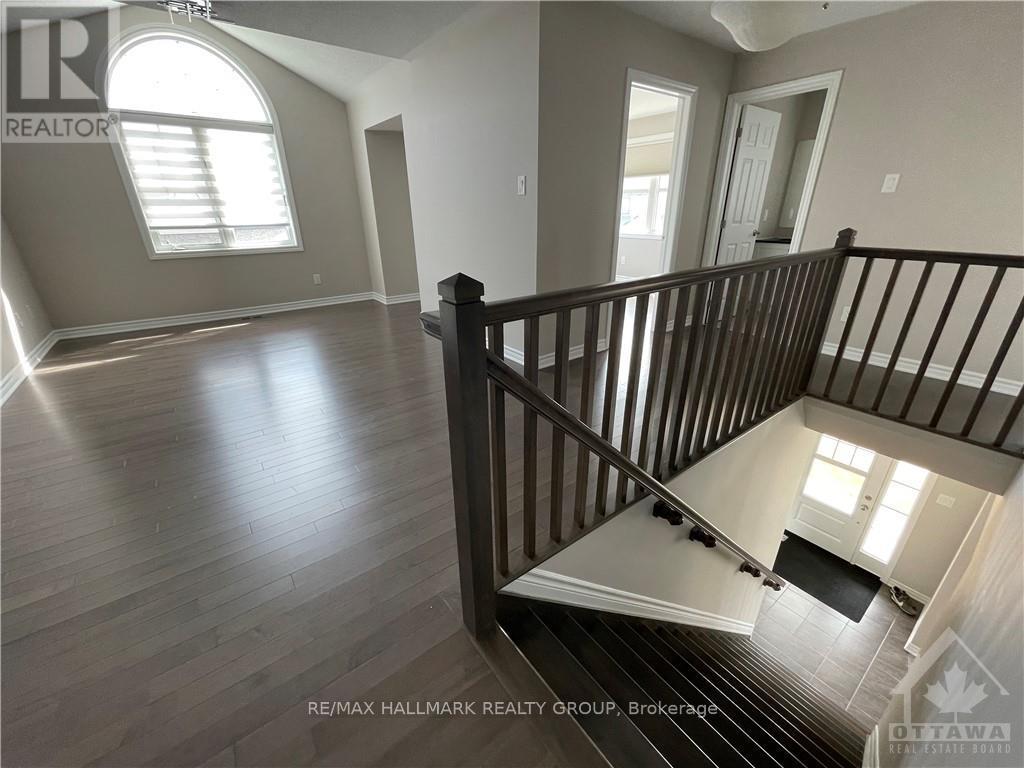 651 Broad Cove Crescent, Ottawa, Ontario  K2C 3H2 - Photo 10 - X12597288