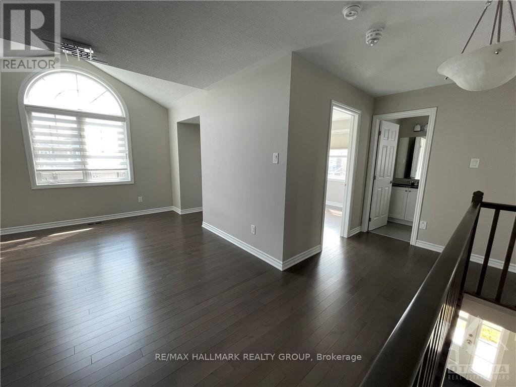 651 Broad Cove Crescent, Ottawa, Ontario  K2C 3H2 - Photo 11 - X12597288