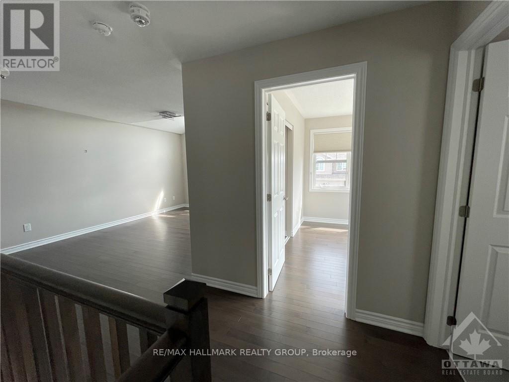 651 Broad Cove Crescent, Ottawa, Ontario  K2C 3H2 - Photo 12 - X12597288