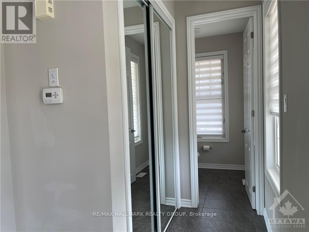651 Broad Cove Crescent, Ottawa, Ontario  K2C 3H2 - Photo 7 - X12597288