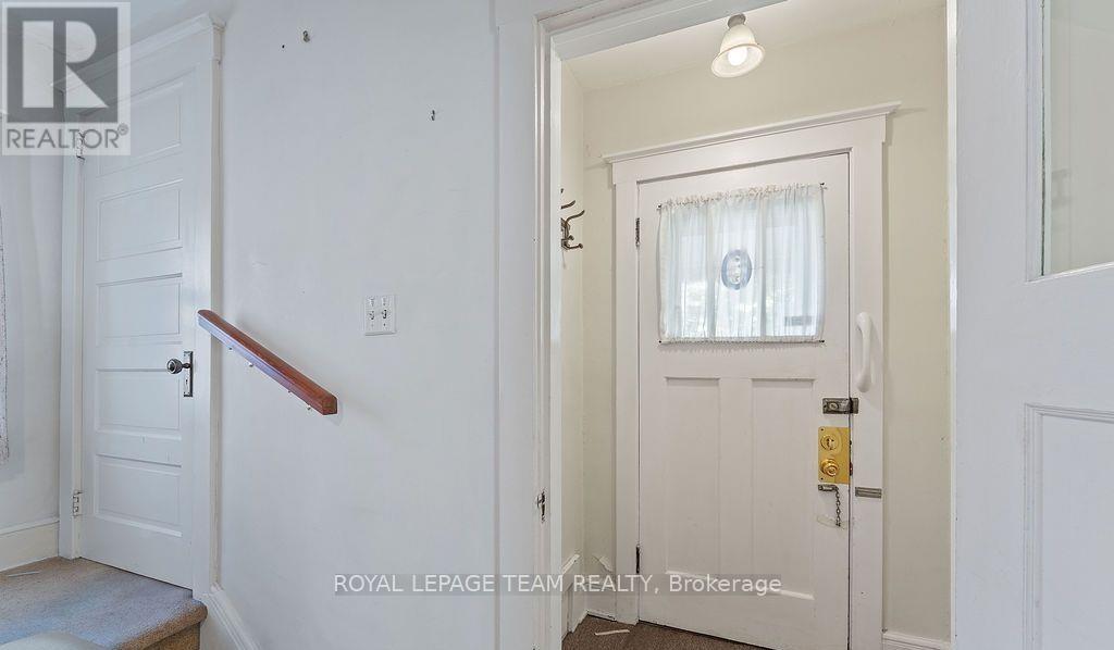 472 Edison Avenue, Ottawa, Ontario  K2A 1T9 - Photo 2 - X12597466