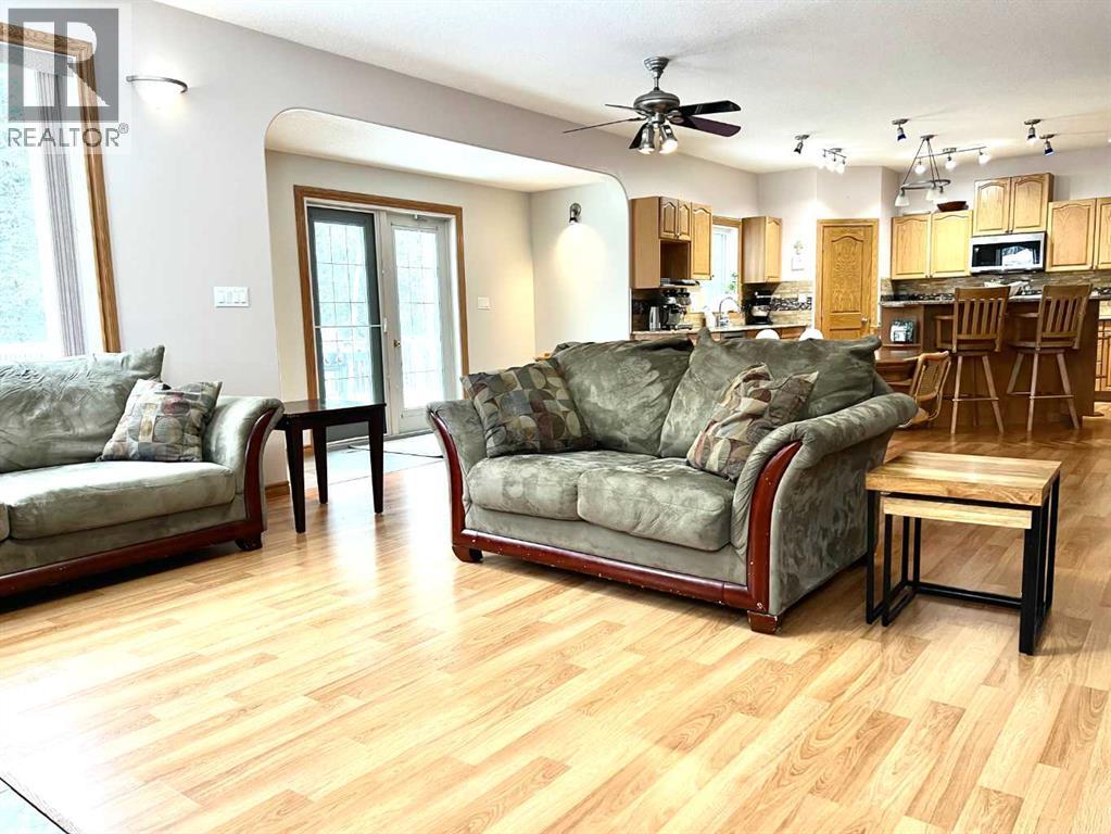 4228 8 Avenue, Edson, Alberta  T7E 1A8 - Photo 25 - A2273269