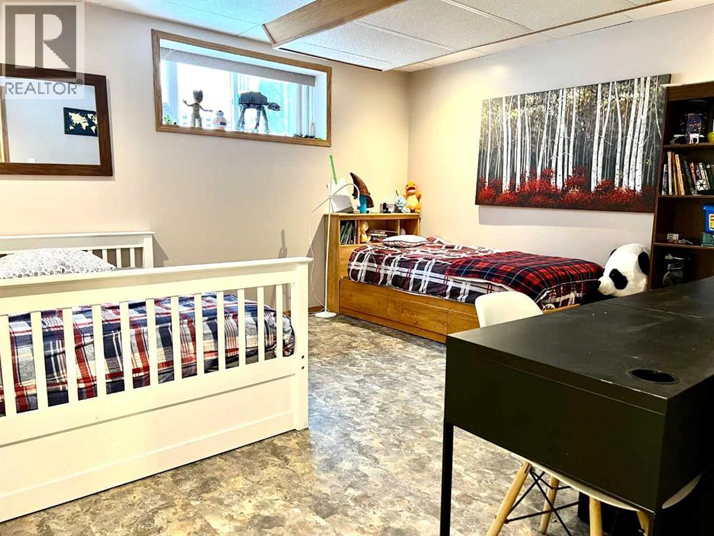 4228 8 Avenue, Edson, Alberta  T7E 1A8 - Photo 40 - A2273269