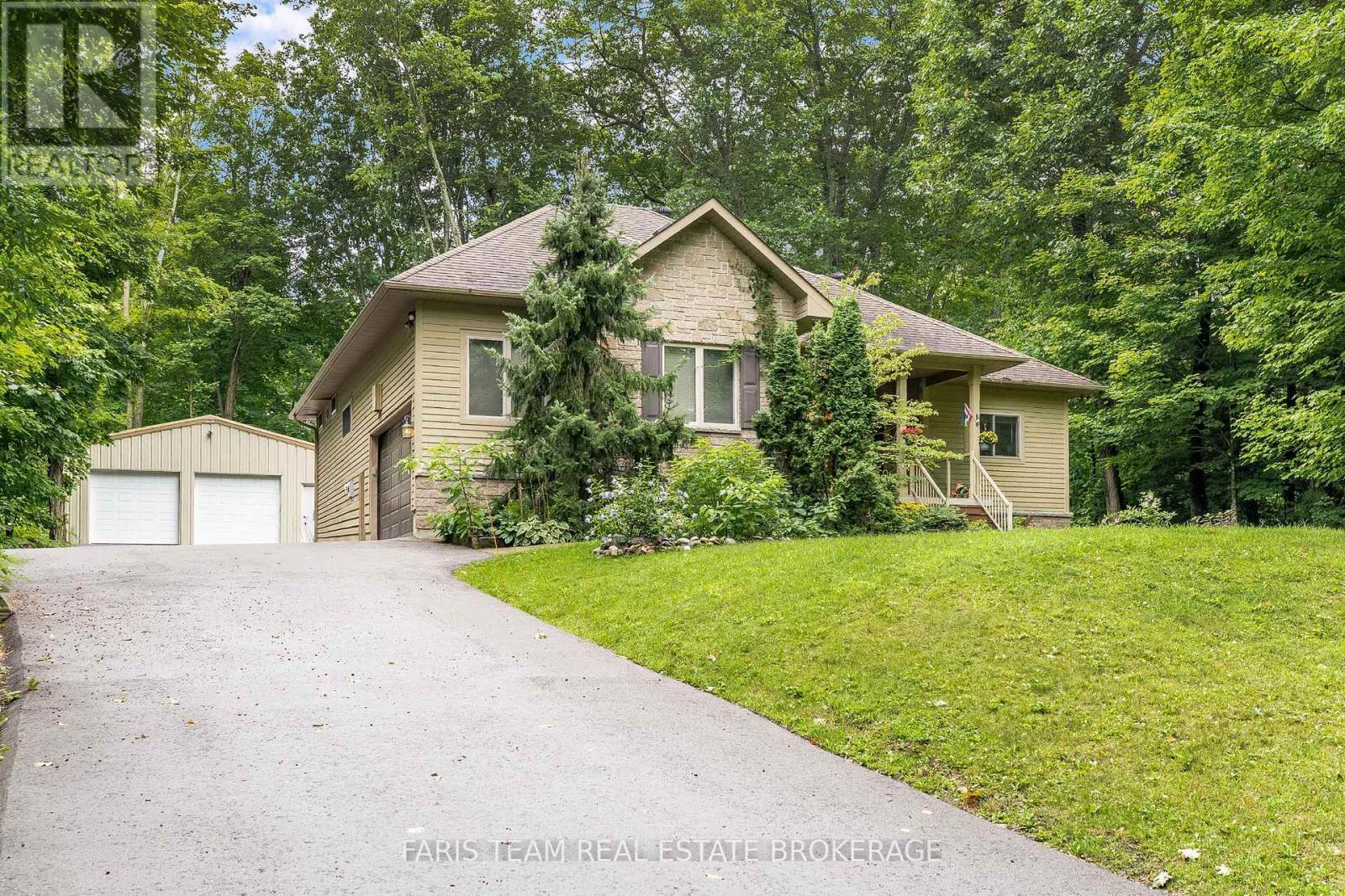 193 Gilwood Park Drive, Penetanguishene, Ontario  L9M 1Z3 - Photo 3 - S12458207