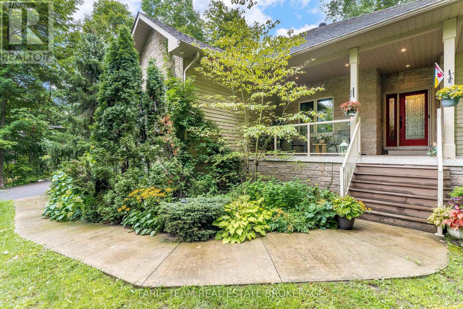 193 Gilwood Park Drive, Penetanguishene, Ontario  L9M 1Z3 - Photo 4 - S12458207