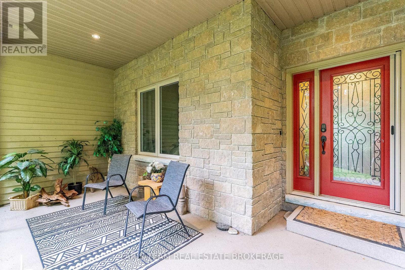 193 Gilwood Park Drive, Penetanguishene, Ontario  L9M 1Z3 - Photo 5 - S12458207